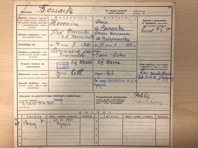 Family registration card in Bydgoszcz from the 1930s in Poland.